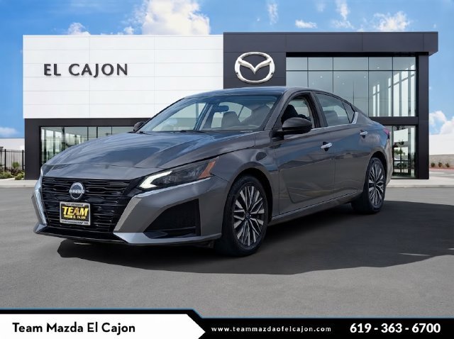 Used 2024 Nissan Altima 2.5 SV FWD image 1
