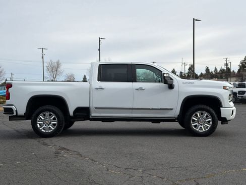 Used 2024 Chevrolet Silverado 2500 High Country w/ High Country Premium Package image 8