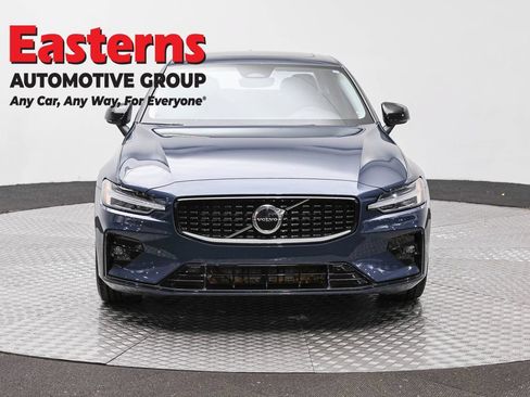 Used 2024 Volvo S60 B5 Core FWD image 2