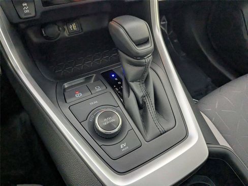 Used 2025 Toyota RAV4 XLE w/ Convenience Package image 25