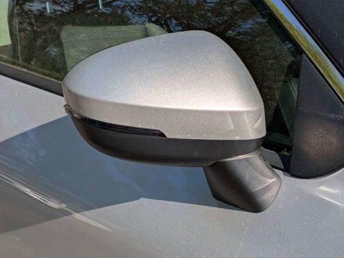 Used 2022 Nissan Rogue SV image 11