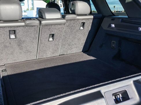 Certified 2023 Land Rover Range Rover SE image 28