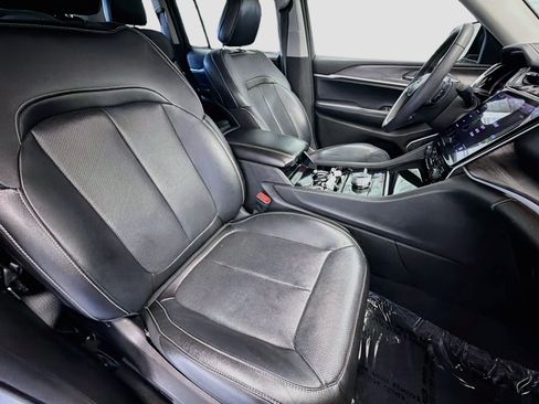 Used 2023 Jeep Grand Cherokee 4WD 4xe w/ Luxury Tech Group II image 14