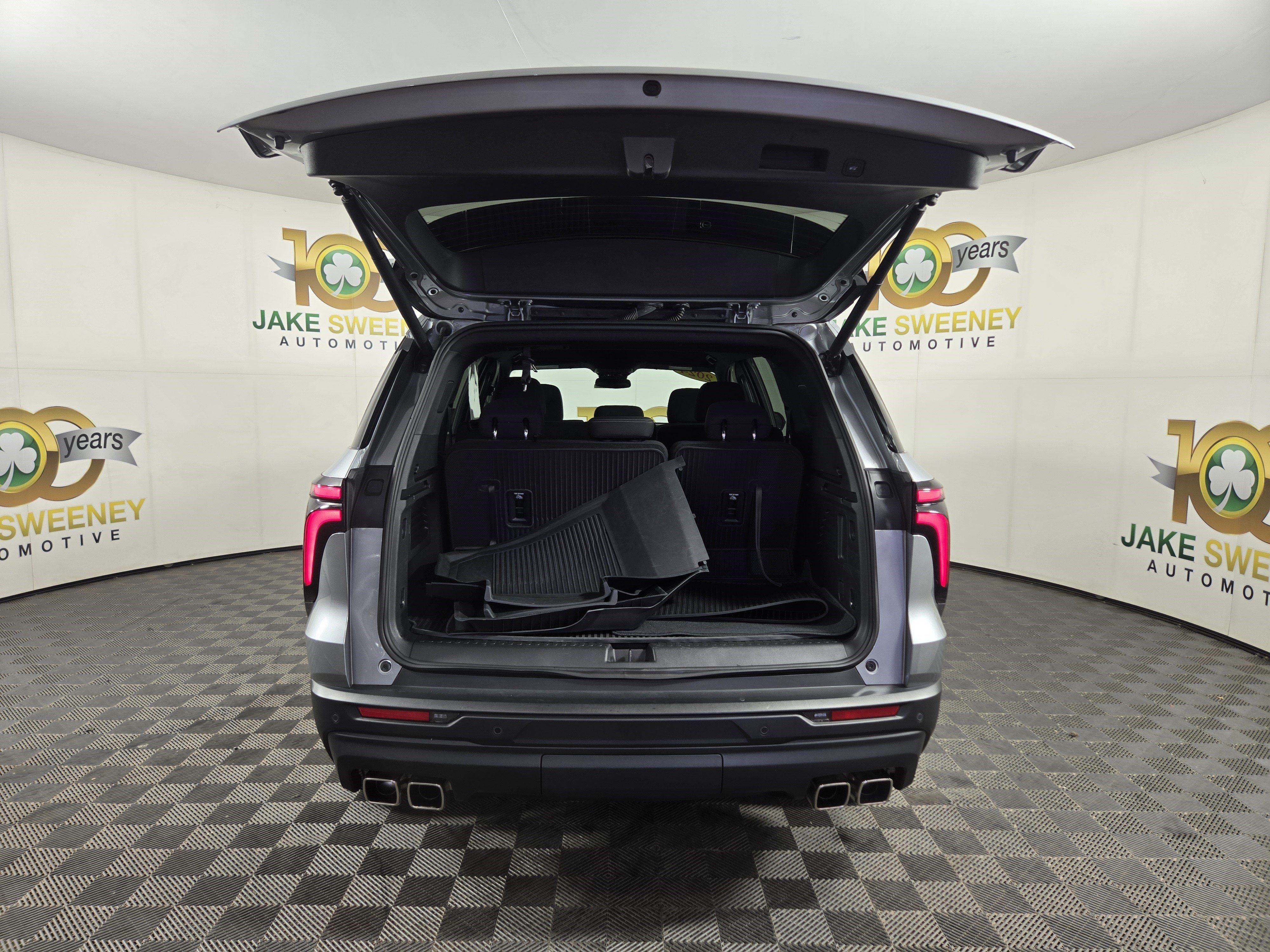 Certified 2024 Chevrolet Traverse LS FWD image 35