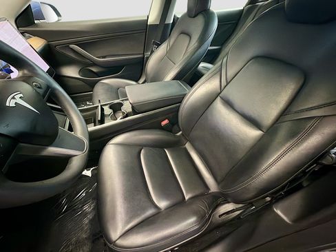 Used 2020 Tesla Model 3 Standard Range Plus RWD image 8