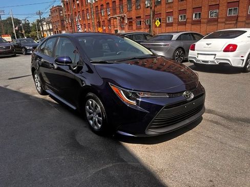 Used 2025 Toyota Corolla LE FWD image 3