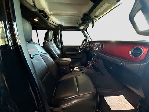 Used 2018 Jeep Wrangler Unlimited Rubicon w/ Dual Top Group image 28