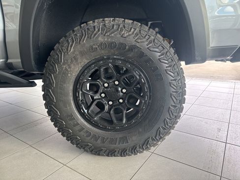 New 2026 Chevrolet Colorado ZR2 w/ ZR2 Bison Edition image 9