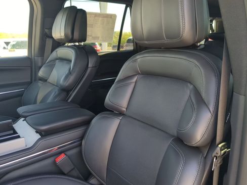 New 2025 Lincoln Navigator L Reserve w/ Jet Appearance Package image 10