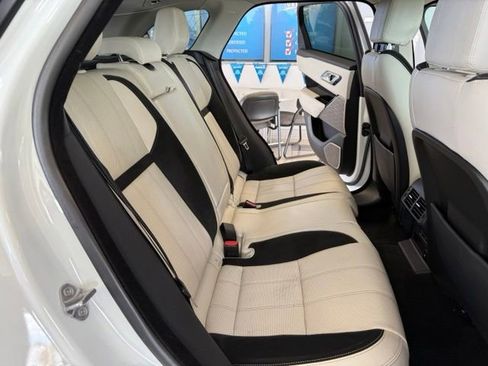 Used 2019 Land Rover Range Rover Velar R-Dynamic SE AWD/4WD image 22