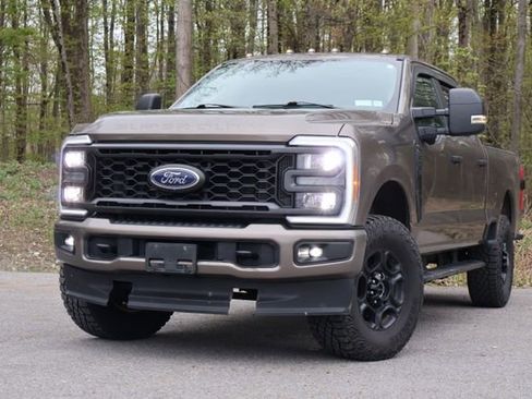 Used 2023 Ford F250 XL w/ STX Appearance Package AWD/4WD image 2