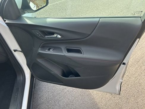 Used 2022 Chevrolet Equinox RS image 6