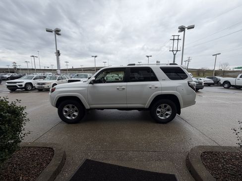 Used 2022 Toyota 4Runner SR5 image 13