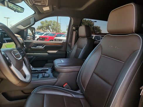 Used 2024 GMC Sierra 2500 Denali w/ Technology Package AWD/4WD image 13