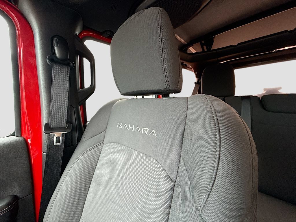 Certified 2022 Jeep Wrangler Unlimited Sahara w/ Cold Weather Group AWD/4WD image 24