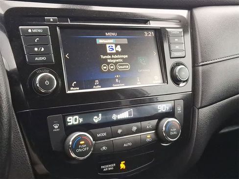 Used 2020 Nissan Rogue SV image 14