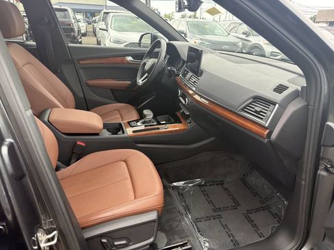 Used 2023 Audi Q5 2.0T Premium w/ Convenience Package AWD/4WD image 16