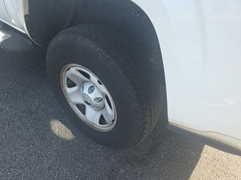 Used 2016 Toyota Tacoma SR RWD image 22