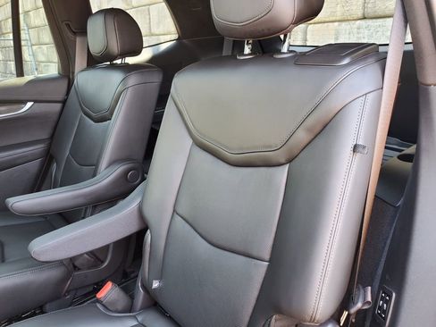 Used 2022 Cadillac XT6 Sport w/ Technology Package image 38