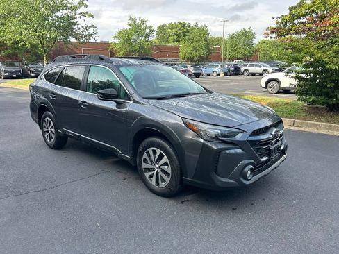 Used 2025 Subaru Outback Premium AWD/4WD image 1