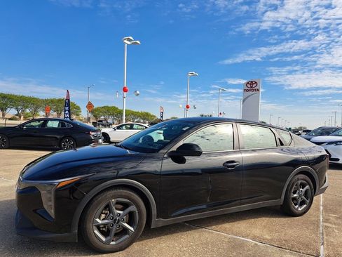 Used 2025 Kia K4 LXS image 9