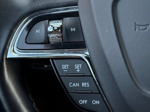 Used 2023 Lincoln Nautilus Reserve FWD image 10