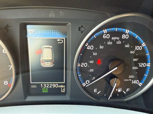 Used 2017 Toyota RAV4 LE image 8