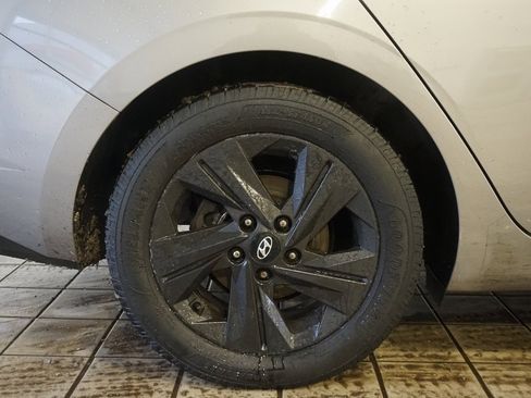 Used 2021 Hyundai Elantra SEL w/ Convenience Package image 28