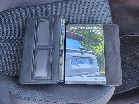 Used 2025 Subaru Forester Premium w/ Convenience Package #2 image 35