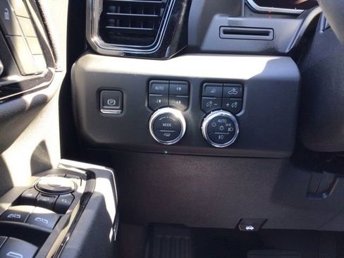 New 2026 GMC Sierra 2500 AT4 w/ AT4 Preferred Package AWD/4WD image 10