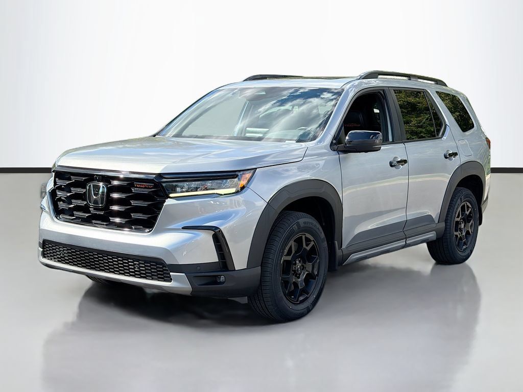 Used 2024 Honda Pilot TrailSport image 2
