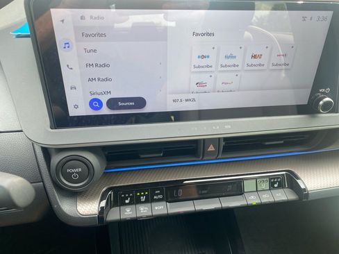 Used 2025 Toyota Prius Limited FWD image 21