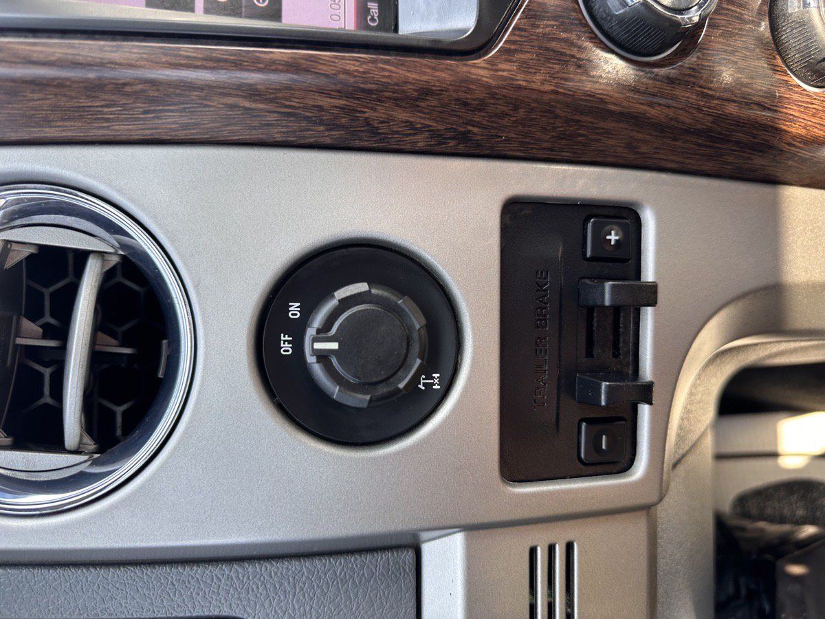 Used 2013 Ford F150 Lariat w/ Luxury Equipment Group RWD image 33
