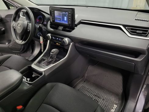 Used 2019 Toyota RAV4 LE w/ All Weather Liner Package FWD image 33