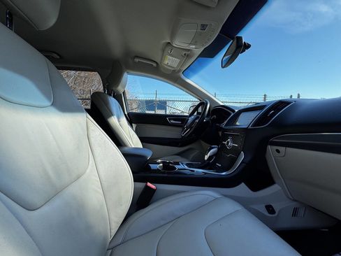 Used 2017 Ford Edge Titanium w/ Technology Package image 10