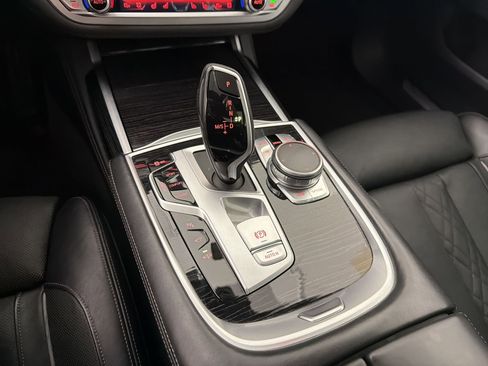 Used 2021 BMW 750i xDrive w/ Luxury Rear Seating Package AWD/4WD image 14