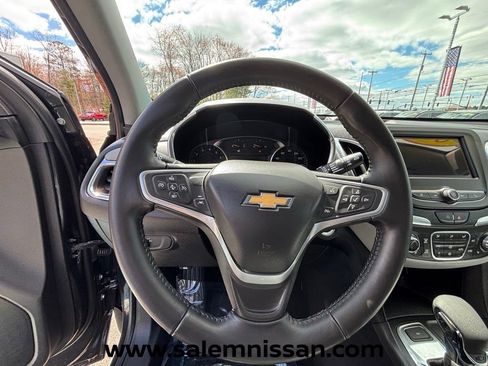 Used 2022 Chevrolet Equinox LT AWD/4WD image 9