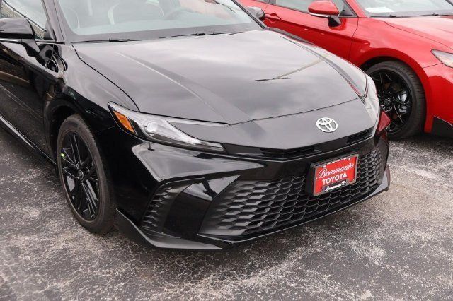 New 2026 Toyota Camry SE FWD image 5