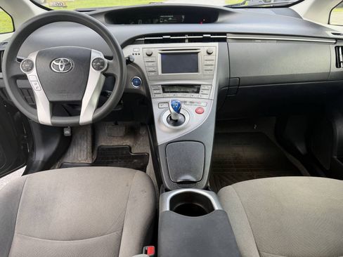 Used 2014 Toyota Prius Two FWD image 10