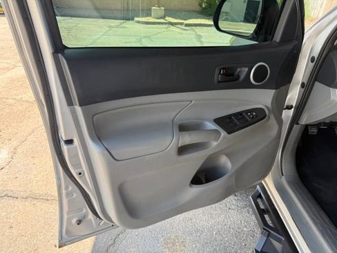 Used 2013 Toyota Tacoma 4x4 Double Cab image 28