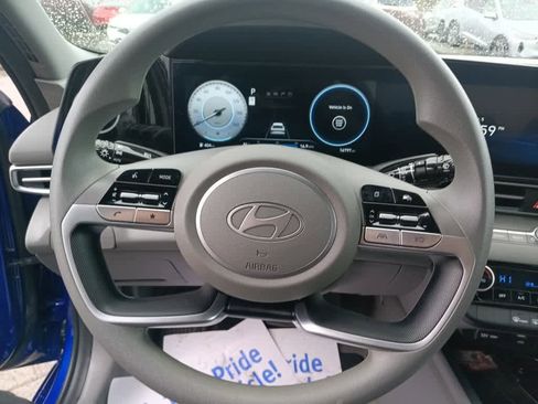 Used 2024 Hyundai Elantra SEL FWD image 12