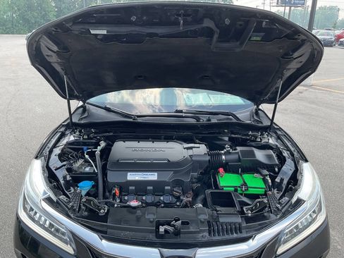 Used 2016 Honda Accord Touring image 51