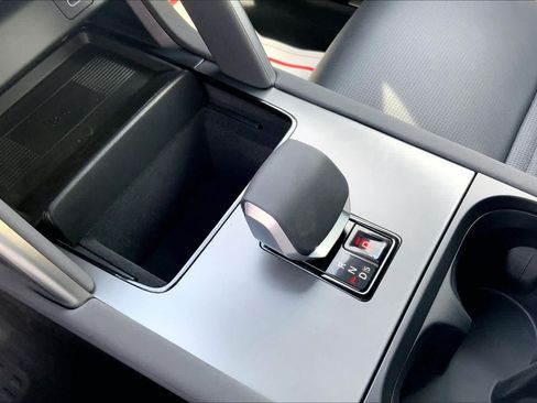 New 2026 Land Rover Discovery Sport Landmark AWD/4WD image 7