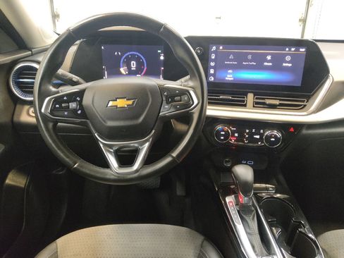 Used 2024 Chevrolet Trax LT w/ Driver Confidence Package FWD image 22