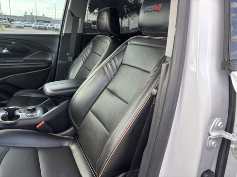 Used 2024 GMC Terrain AT4 w/ Infotainment Package II image 11