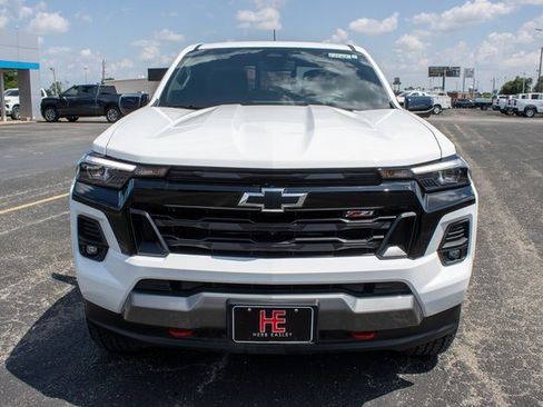 Used 2024 Chevrolet Colorado Z71 w/ Z71 Convenience Package 2 image 2