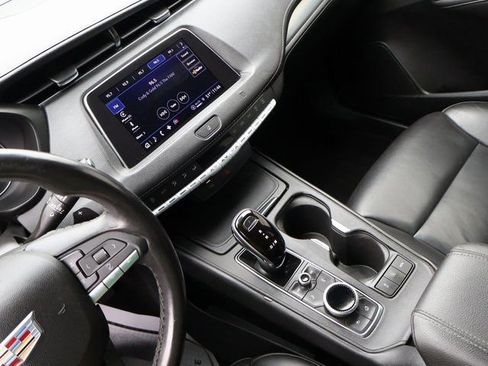 Used 2021 Cadillac XT4 Premium Luxury FWD image 21
