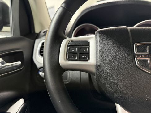 Used 2017 Dodge Journey SE w/ Flexible Seating Group FWD image 13