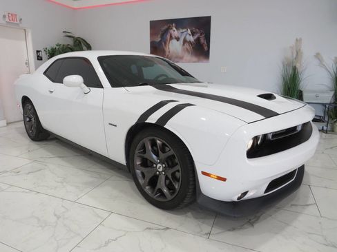 Used 2019 Dodge Challenger R/T image 2