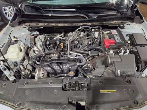 Used 2025 Nissan Altima 2.5 SR w/ SR Premium Package FWD image 9